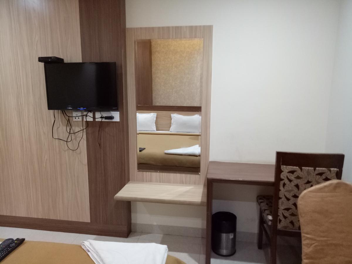 Hotel Deccan Park Hyderabad Bagian luar foto
